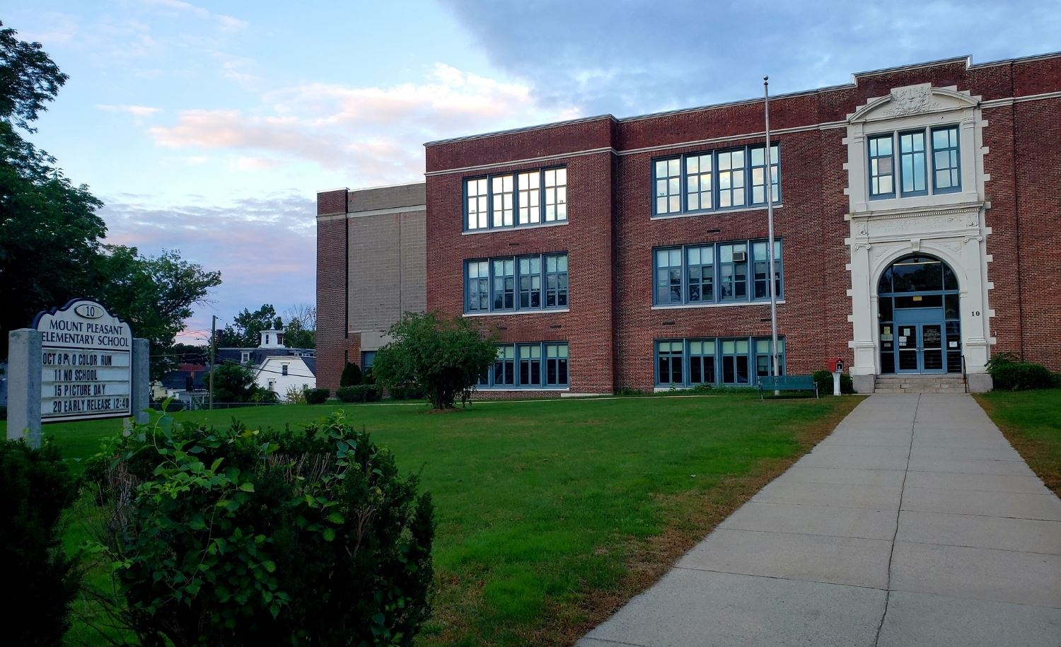 Arabic Interpreter/Translator Nashua School District منحة